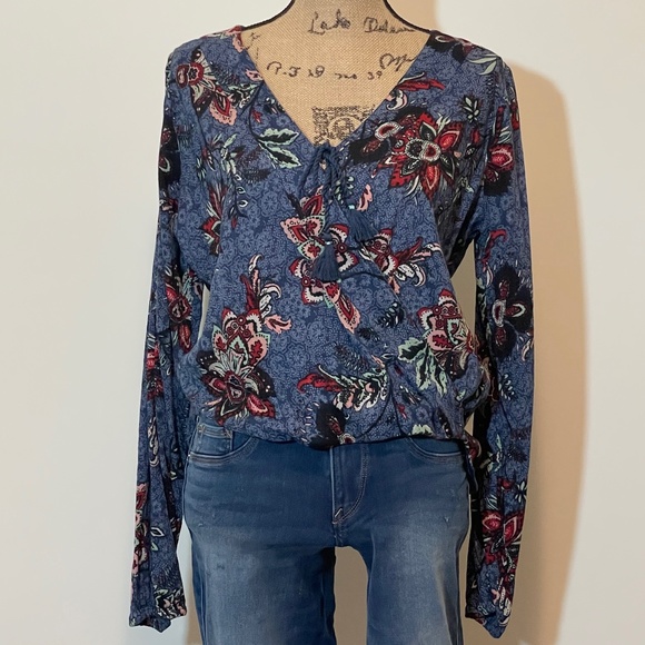 Hollister Navy Floral Blouse - Picture 1 of 3